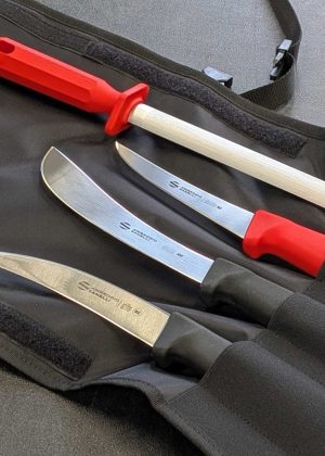 Slaktesett med bukåpner, 3 kniver og slipestål i etui